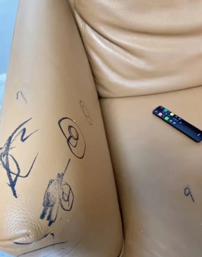 现在的人也真是让人无语啊，一点素养也没有。

婆婆的一个亲戚来家里串门，拉着一个