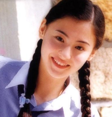 张柏芝这张照片曝光后谢霆锋真的后悔了，真的满满的女人味和耐打的颜值。张柏芝一直是
