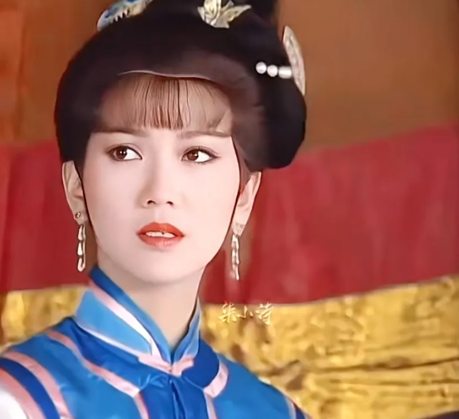 赵雅芝一人分饰三角，这才是真正的演技巅峰，每个角色都让人难以忘记，太厉害了！赵雅