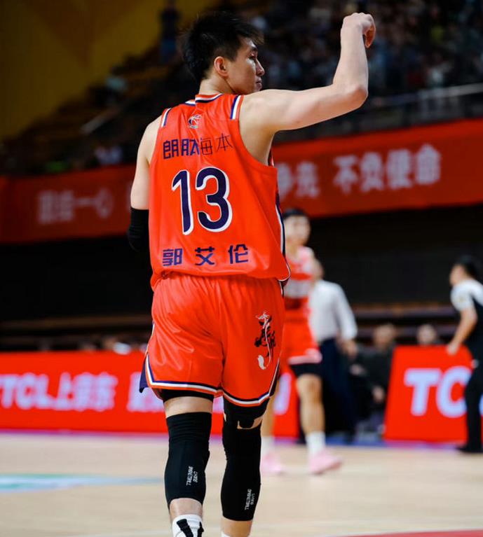 泪目！广州男篮140-117胜吉林，郭艾伦6中6三分狂砍32分5板7助当选MVP