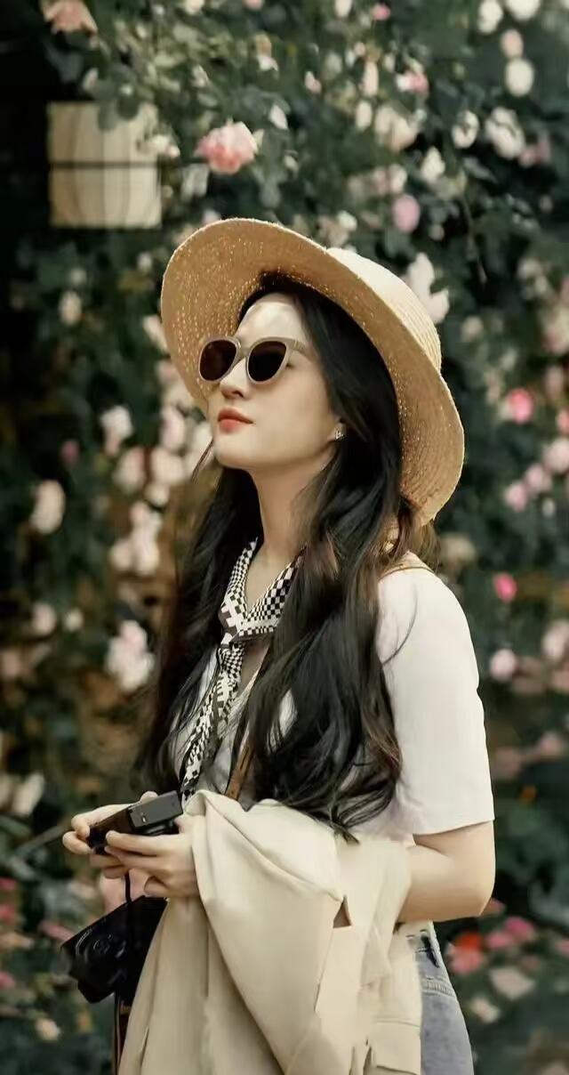 刘亦菲晚宴热舞引热议