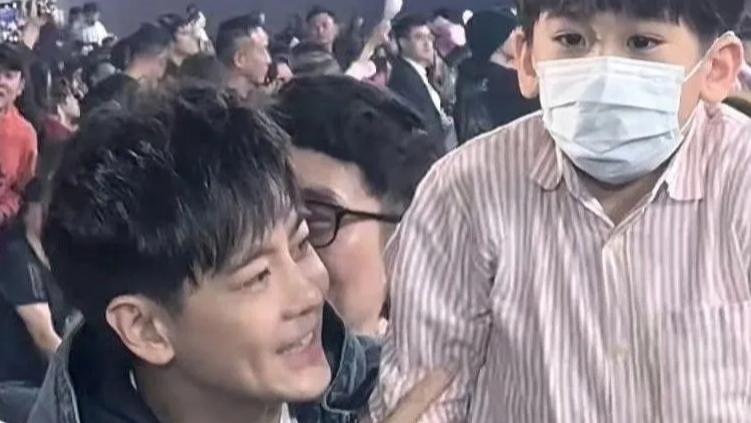 周杰伦时隔7年台北开唱，庾澄庆余文乐等到场支持，4天吸金15亿