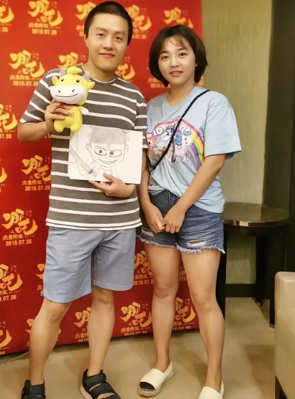 饺子导演如今功成名就，我觉得他有三件事挺重要。
 
第一，咱拿着《哪吒》赚的钱，