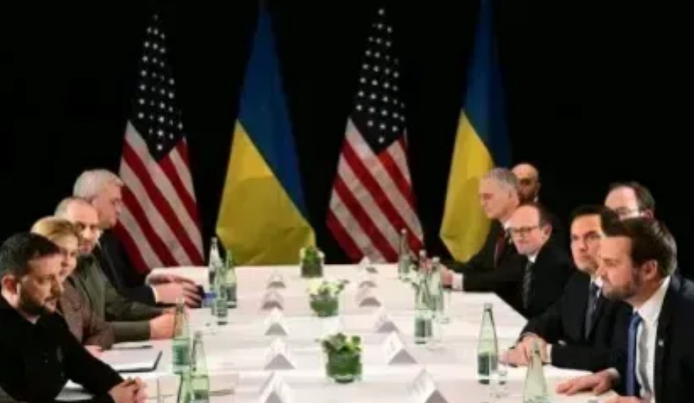 看到泽连斯基和万斯会谈的照片，真实地感觉到小泽的卑微和万斯的不屑一顾，瞬间产生了