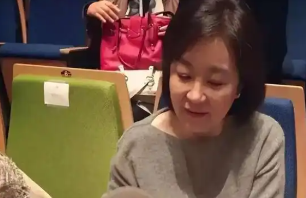 这么一看，三个女人一台戏这话真是不假