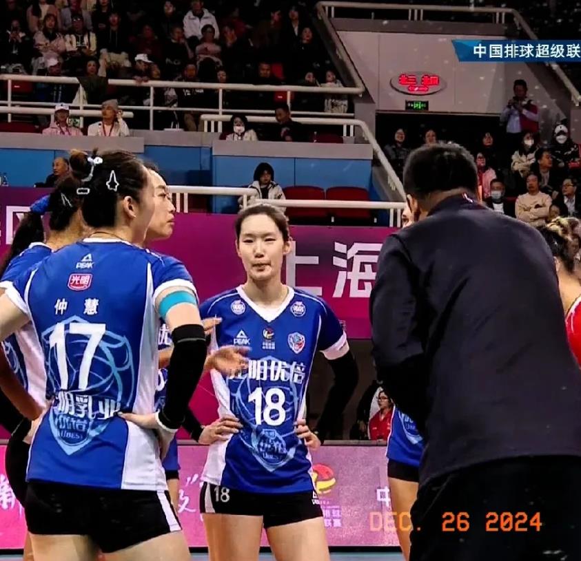 上海女排主攻仲慧谈天津女排

一、非常喜欢与天津女排交锋，天津队很全面，特点鲜明