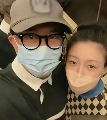 了解具俊晔的身世后，觉得他真的是一个可怜人！

父母离异，父亲去世，少年无父，成