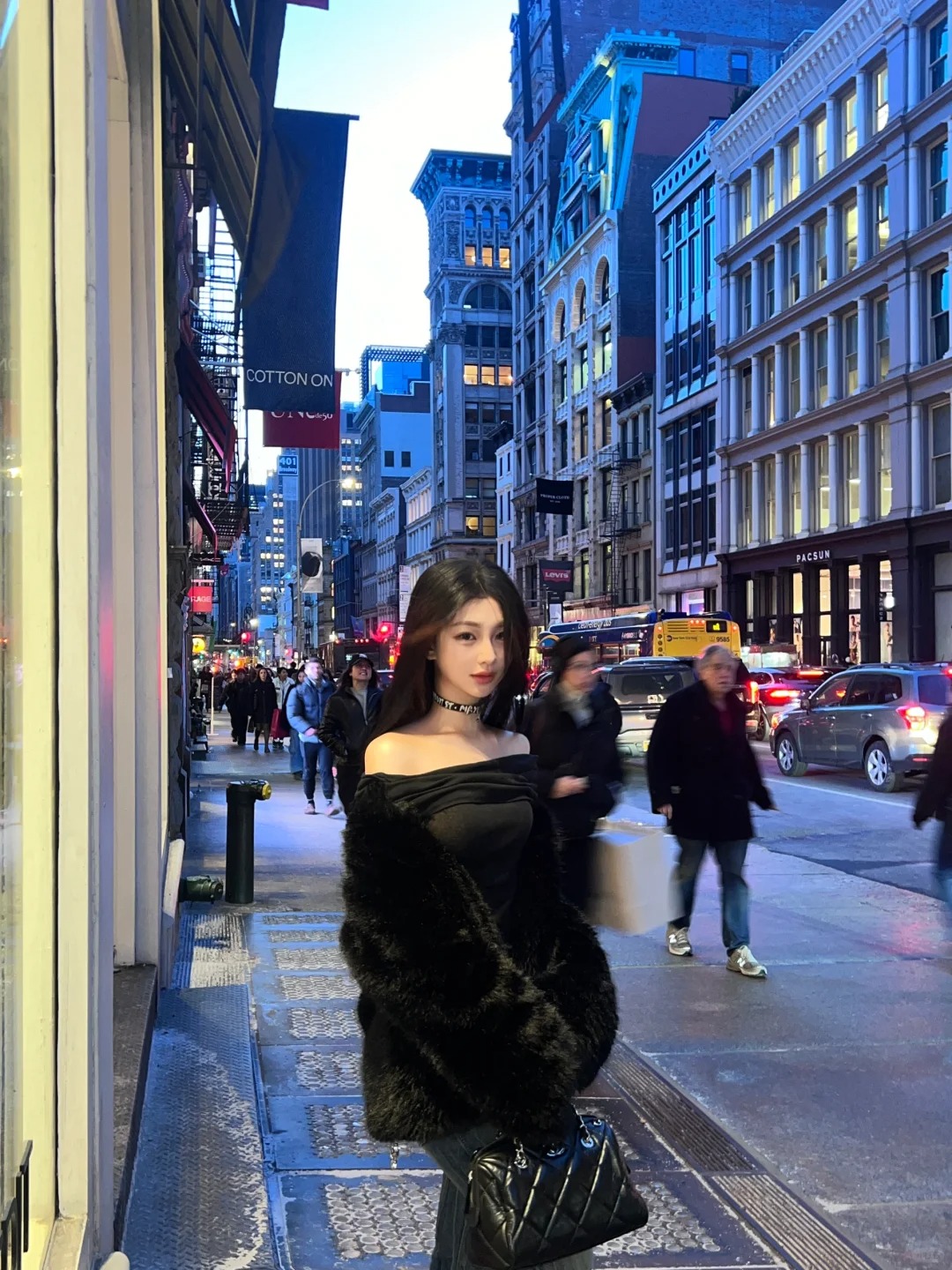 你到底分手了没？
还有一个月就白色情人节了 什么时候轮到我 真打算和他过一辈子？