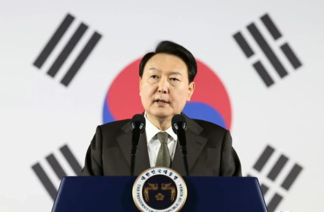 突发消息！韩国总统尹锡悦遭到公调处正式向法院以涉嫌内乱罪、滥用职权罪和妨碍公务罪