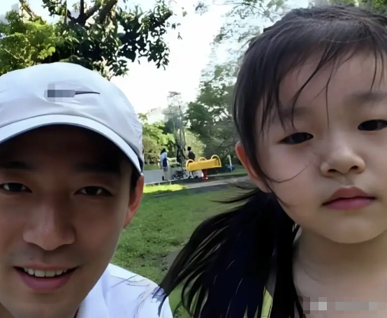 S妈这次是真破防了！

玥儿刚满法定年龄，就申请跟亲生父亲生活，直接一刀捅在要害