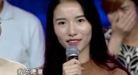 湖北省孝感市的肖崇阳和祁春兰夫妇收养弃婴肖晶晶的故事，令人动容。在经济条件不宽裕