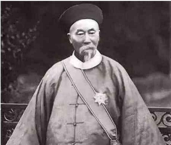 清朝盐运使在国家经济与社会稳定中扮演关键角色，其中张之洞、左宗棠、李鸿章等因杰出