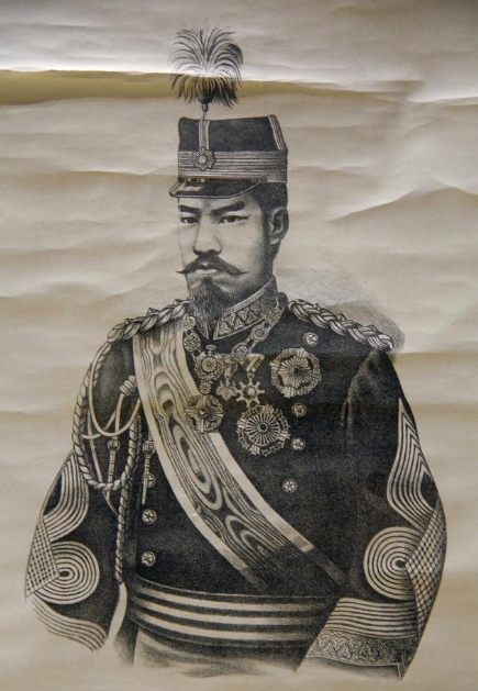日本天皇没有实权，他每天都在干什么事情。
从1947年5月起，日本开始施行新宪法