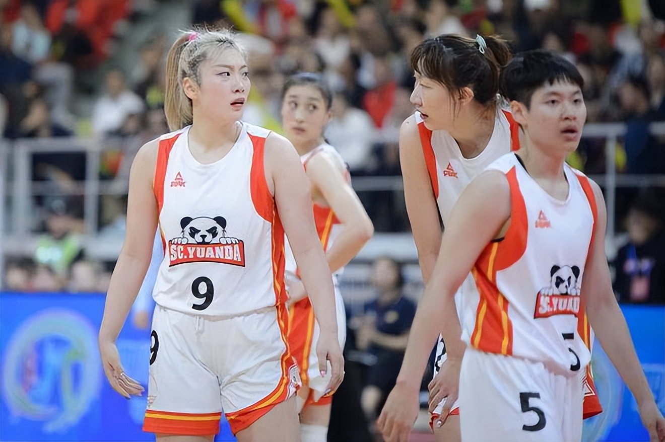 韩旭24+6夺冠，李梦8中0，击败日本富士。
亚洲女篮联赛由四支各联赛的冠军球队