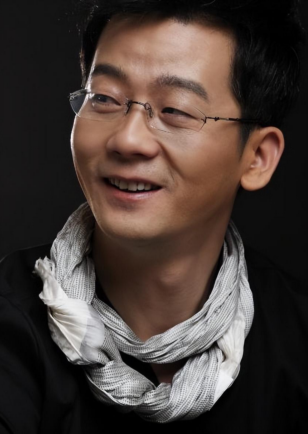 演员，陈创说，我这个人，演了这么多戏，三个金奖影帝，还是不温不火，完全是因为我的