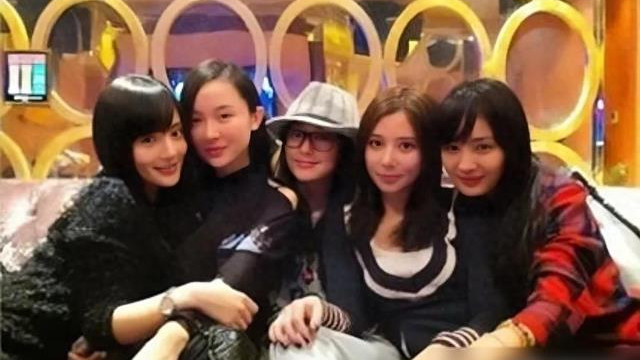 知名女星节目上被公然点名整容，死鸭子嘴硬，脸却成了最好的证明