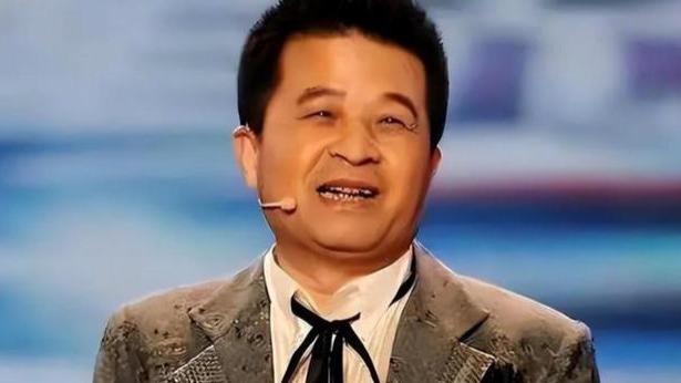 毕福剑现状曝光：从央视正常退休，并未定居农村，现经营多项副业