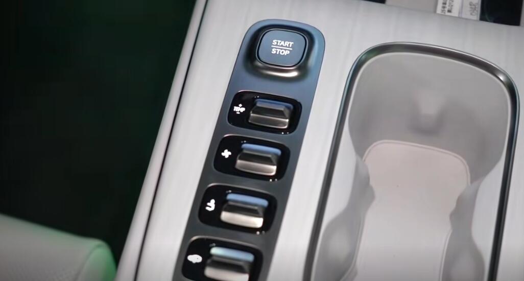 提车一月，聊聊小米 SU7 的那些事儿