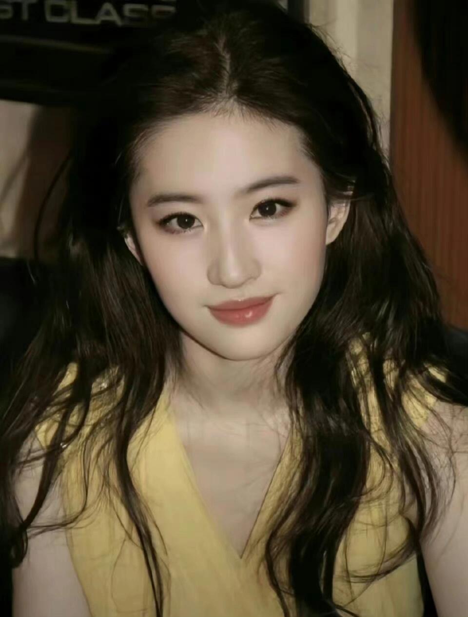 刘亦菲真的从小美到大啊