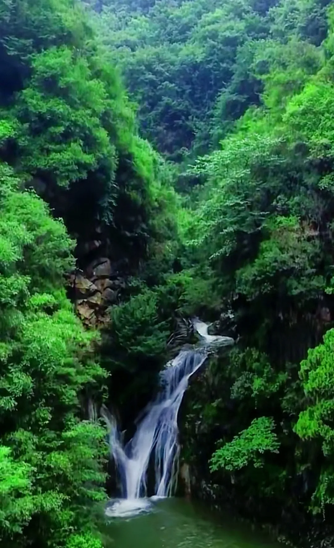 湖北十堰九龙瀑布