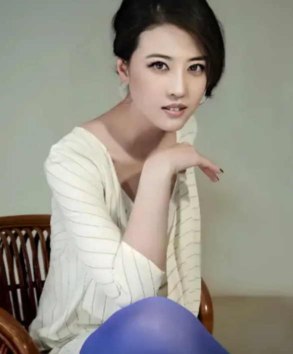 周海媚为什么不去香港治疗？而是选择在北京。
 
其实啊，原因很简单。北京的大医院