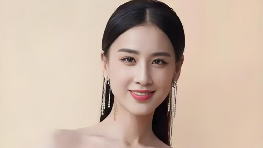 黄圣依杨子分手不分情，携22岁女儿聚餐有说有笑，复合传闻再起！
