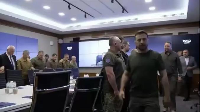 俄乌战争打了快3年了，
俄罗斯还没有把乌克兰纳入版图，
俄军的钢铁洪流还没有把乌