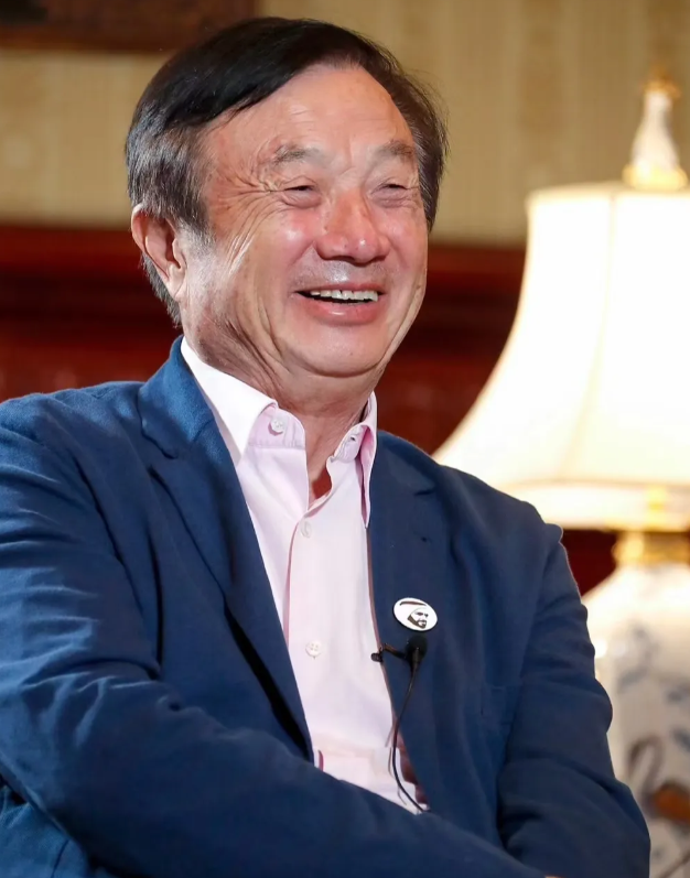 任正非再次力挺英语，称英语是华为工作语言，“除了我每个人都讲得很好”，曾说农村孩