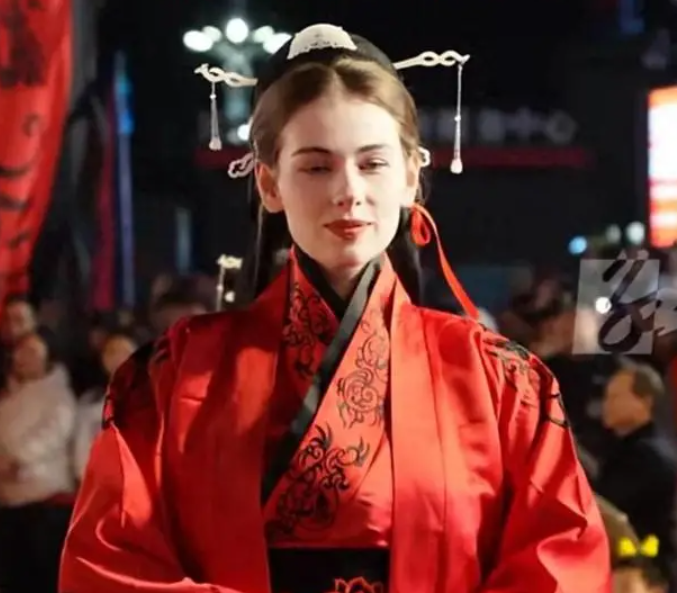 与白俄新娘身高差明显