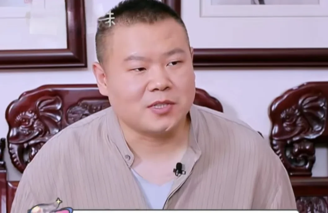 过年的时候，岳云鹏问大家:“你们对春节有什么特别的记忆？”李雪琴说:“吃沙糖桔，