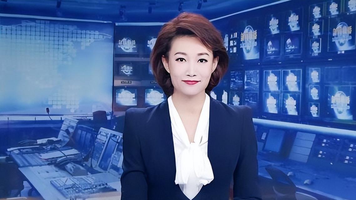 深扒之下，才明白央视主持人李梓萌，为啥47岁还不结婚了