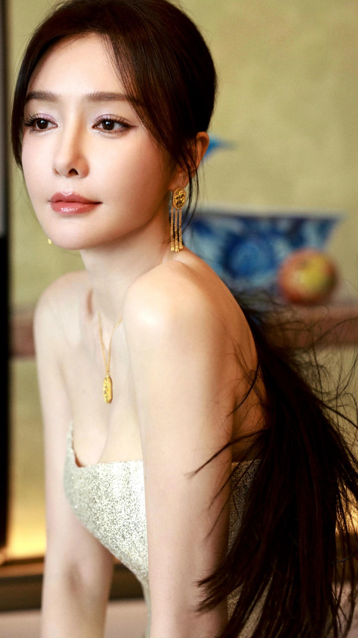 秦岚：胜如西子妖娆，更比太真澹泞！