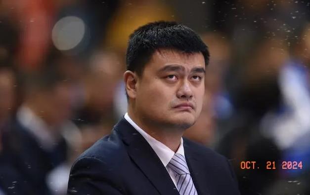 真有钱！CBA俱乐部杯奖金分配如下：
1、第一名：奖励200万RMB
2、第二名