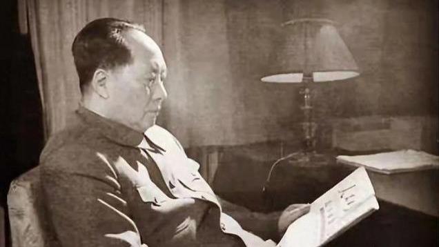 1976年送毛主席遗体，三个“想不到”背后，华国锋道出人民心声！