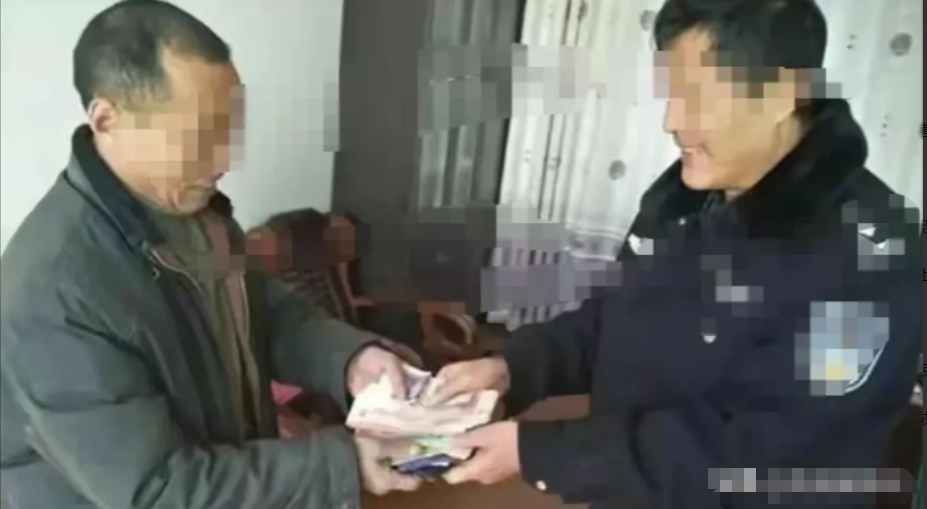 贵州一名男子捡到5350元归还给失主，失主却表示自己丢了20000元，要求男子把