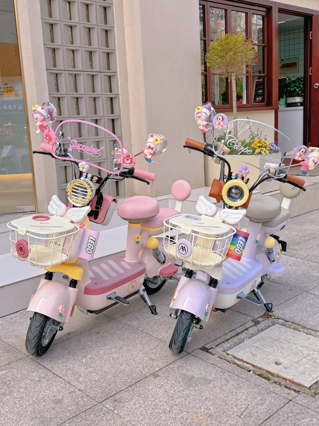 哪个颜色好看？爱玛元宇宙pro
跟姐妹一人一辆
炸街！
哪个更好看哇