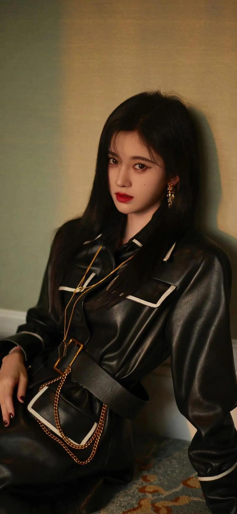 鞠婧祎解约后：新征程的无限可能