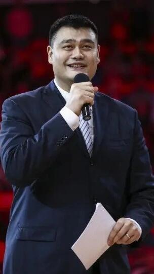 姚明一家亮相，女儿惊艳，篮球未来之星