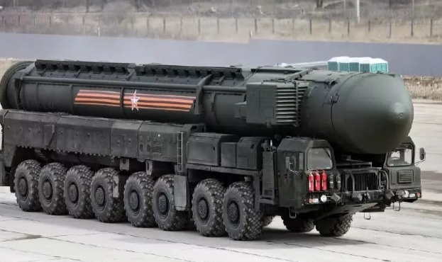 俄罗斯的RS-28“萨尔马特”洲际弹道导弹，是世界上射程最远、携带弹头最多、精确