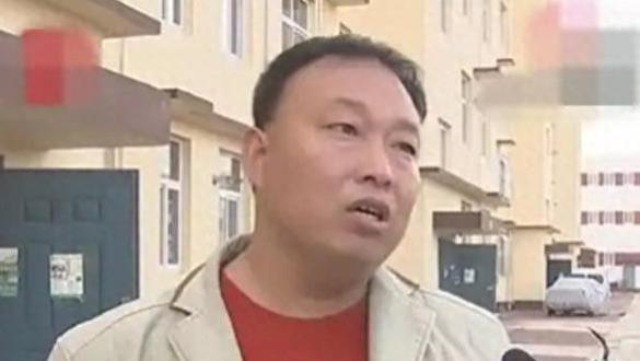 男子购买7楼电梯房，看房时却发现只有5楼还没电梯，男子：气笑了