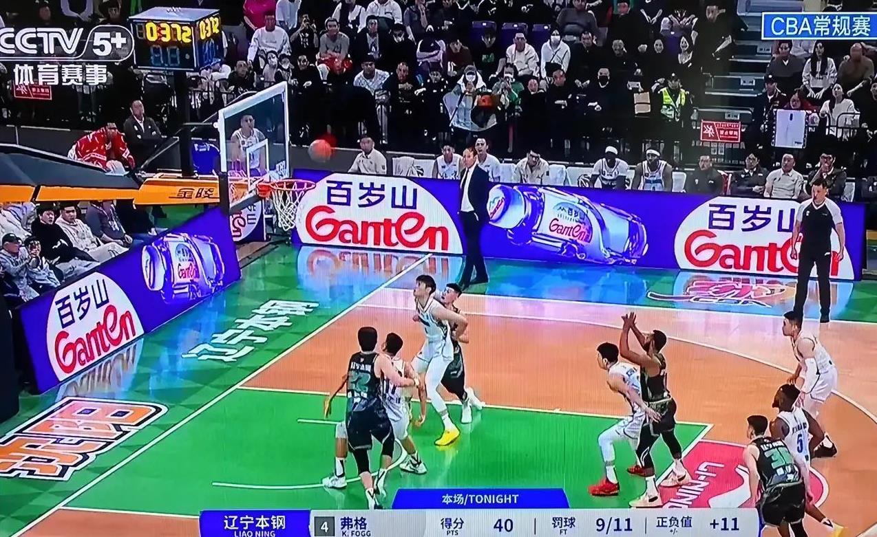 弗格除了踢裆这个动作不好之外，其他的优点还是不少的。比如以辽宁为家，场上敢于拼搏