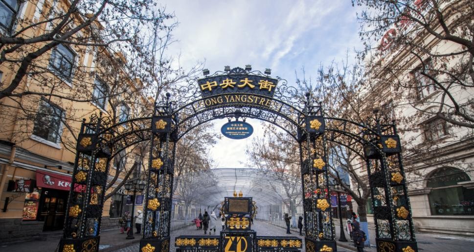 哈尔滨如今为什么这么红？

很简单，哈尔滨让来到这里的同胞们，感受到了一个社会主