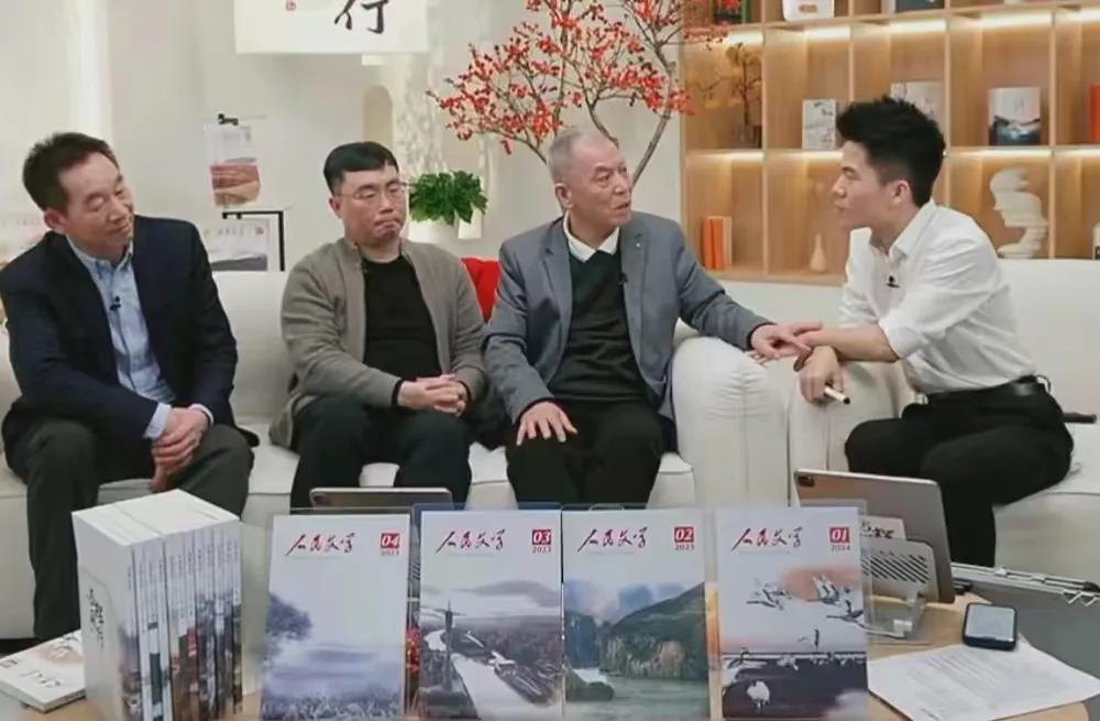 一次，俞敏洪对梁晓声说：“梁老师，你以后写小说，别动不动就100万字，稍微写短点