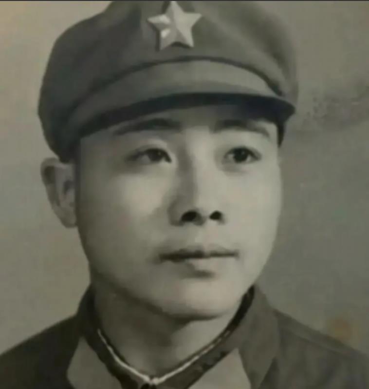 1979年，肖德兵这个新兵蛋子，参军才三个月，就上了对越反击战的战场，战斗中表现
