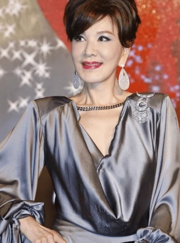 高虹肆意报复渣男