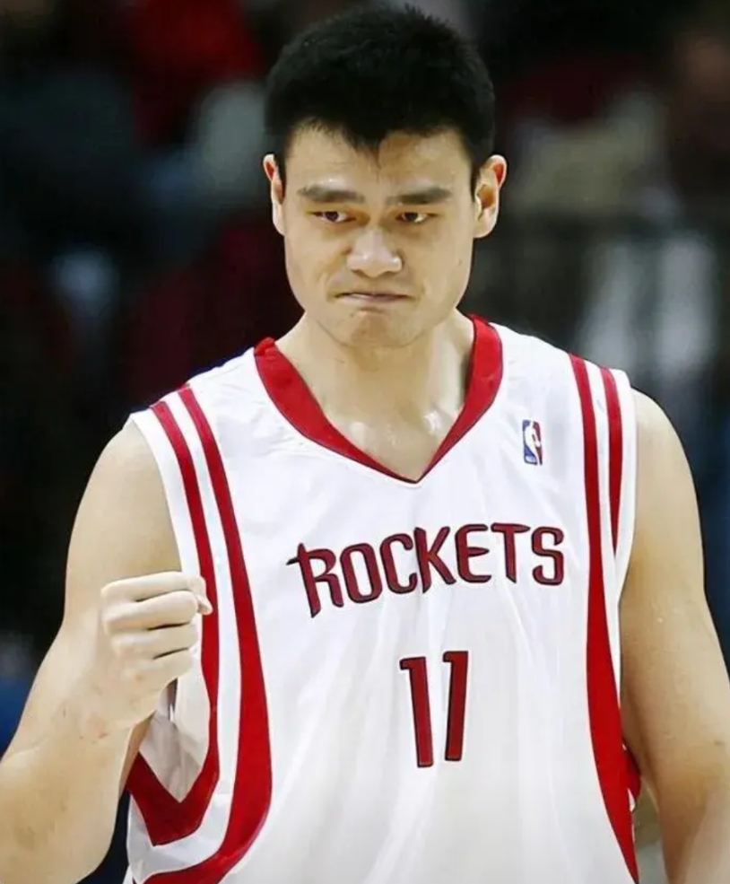 休斯敦火箭队史最伟大的5名球员：
第五名：姚明
2002年选秀状元，8次入选NB