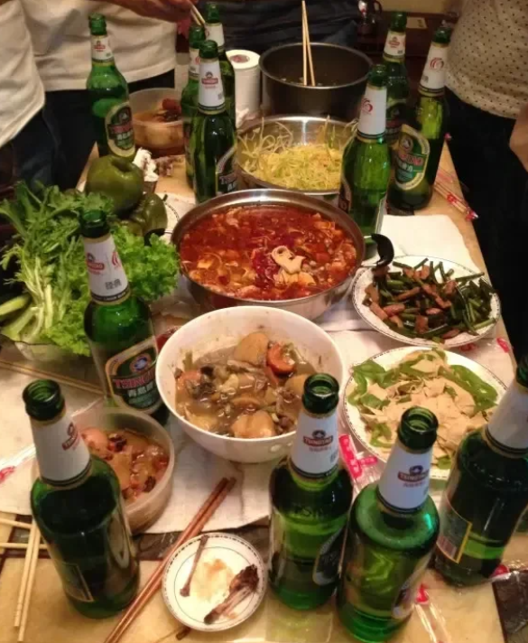 辽宁辽阳，男子与朋友喝完酒后，又花了299元来到洗浴中心按摩。万万没想到，女技师