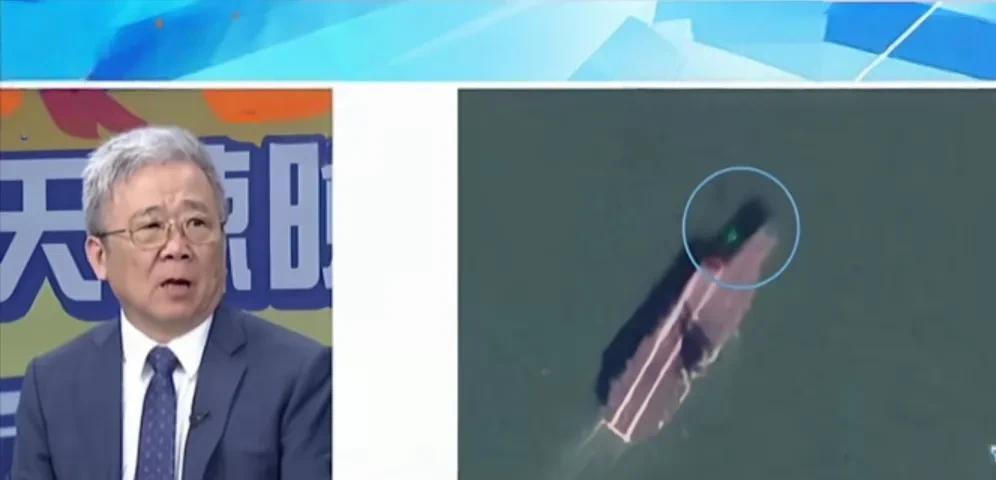 福建舰疑似成功弹射空警-600？网上流传的图片显示福建舰第三弹射器尽头有个绿色小