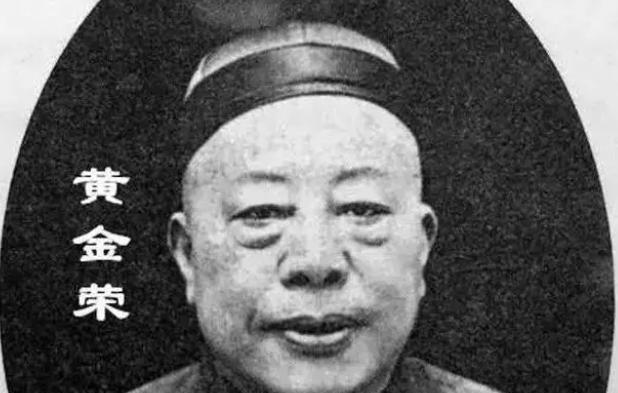 林桂生病重遇难题，杜月笙挺身守夜显忠心，道士妙言解困局