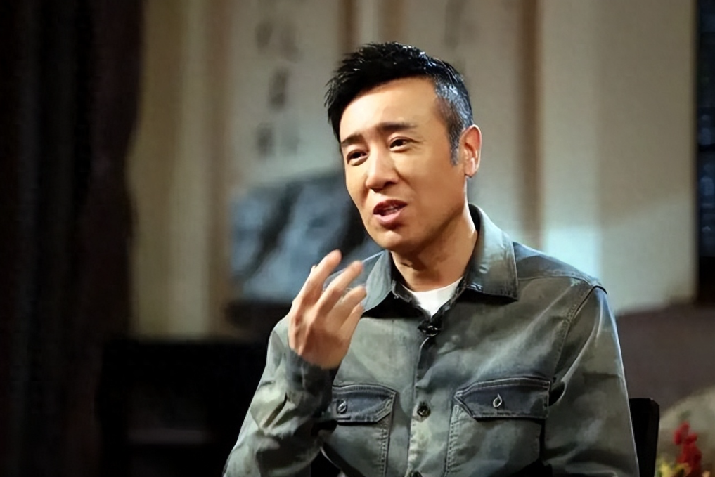 那年，于和伟拍完电视剧《历史的天空》，导演高希希托人叫一起于和伟去吃饭，可于和伟
